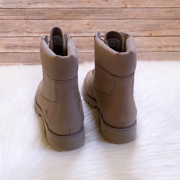 Timberland Women’s Classic Lite 6” Taupe Boots - Picture 6 of 7